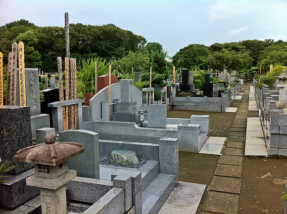 Yanaka Cemetery