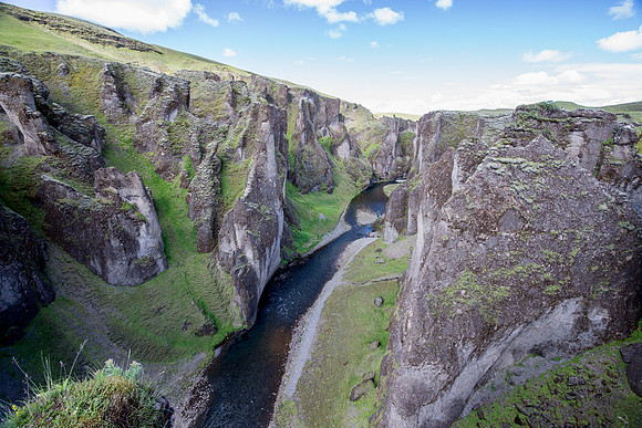 Fjaðrárgljúfur Canyon