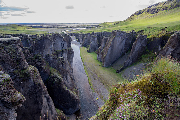 Fjaðrárgljúfur Canyon