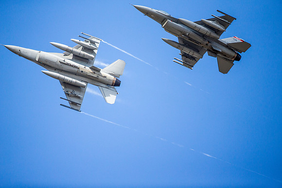 F-16