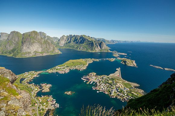Reinebringen Mountain Hike (1,470 feet)