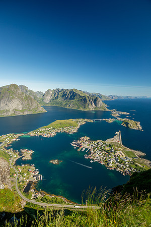 Reinebringen Mountain Hike (1,470 feet)