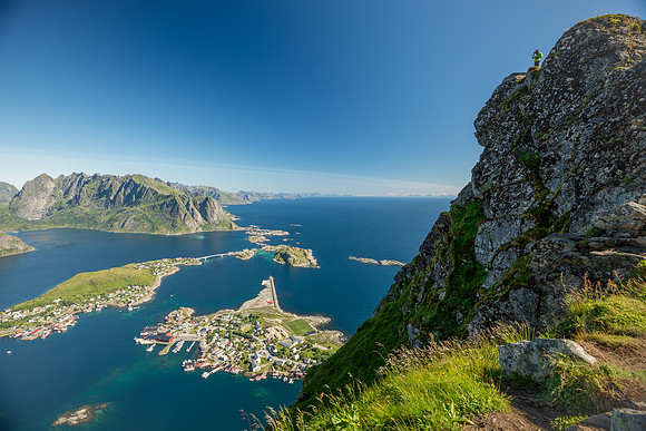 Reinebringen Mountain Hike (1,470 feet)