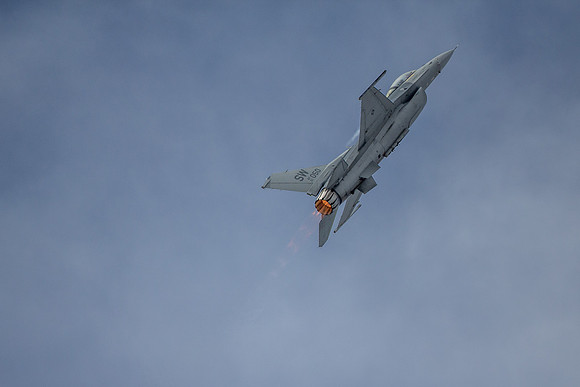 F-16