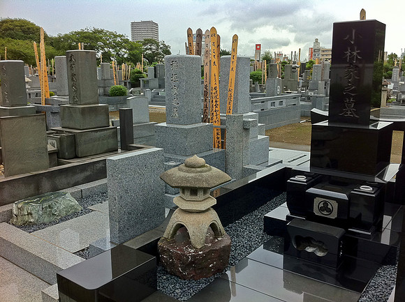 Yanaka Cemetery
