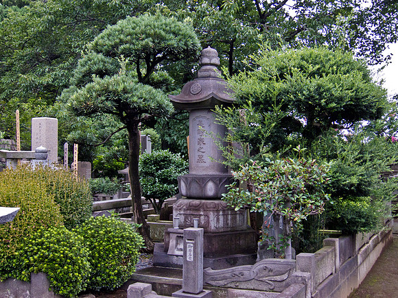 Yanaka Cemetery