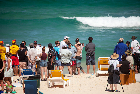 Modern Family filming (Rico Rodriguez in red shorts, Nolan Gould in black and blue shorts)